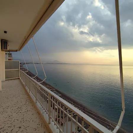 Apartman Jenny's Blue - Beachfront *