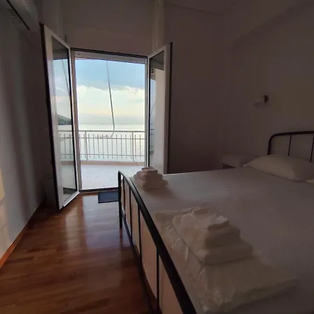 Apartman Jenny's Blue - Beachfront *